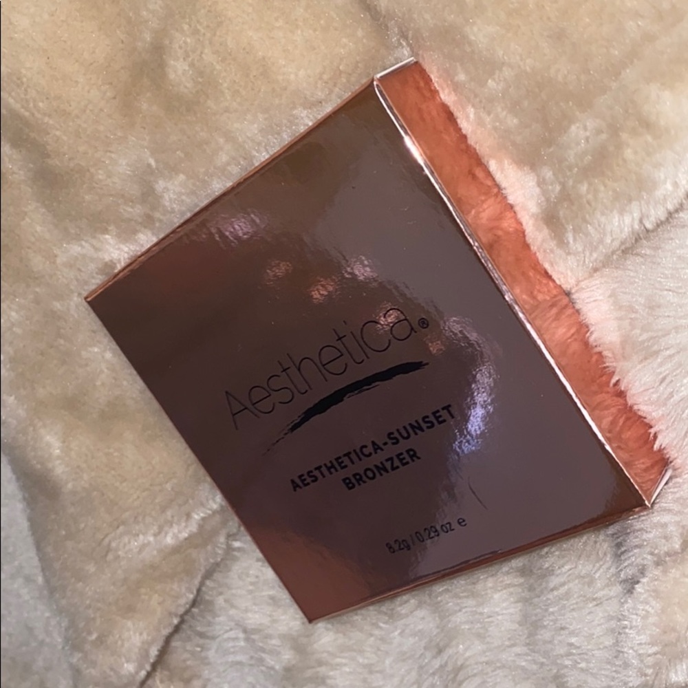 Aesthetica bronzer